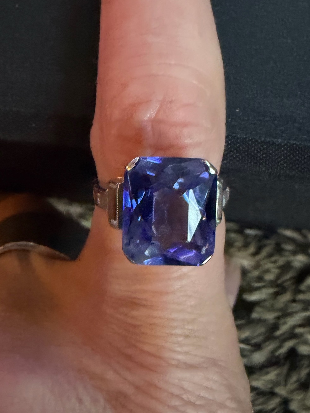 Gorgeous, high-end ring features a 6 carat tanzanite gemstone w4 diamonds 14k